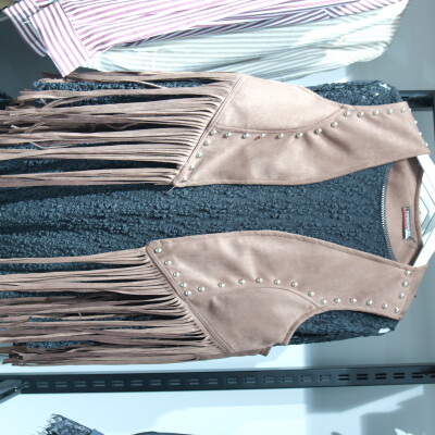 SÜET PÜSKÜLLÜ YELEK